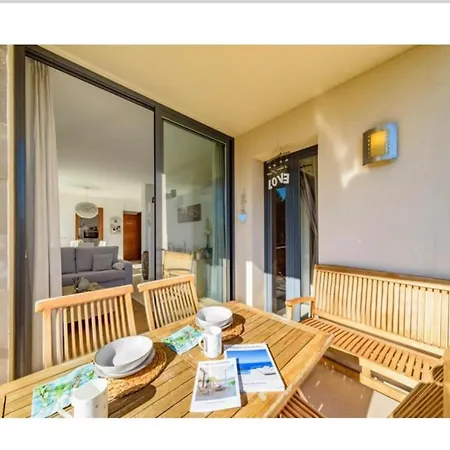Apartment Llenaire Residency *